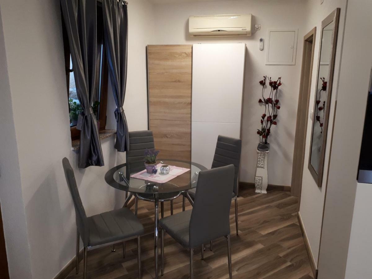 Apartment Dujica Senj  Buitenkant foto