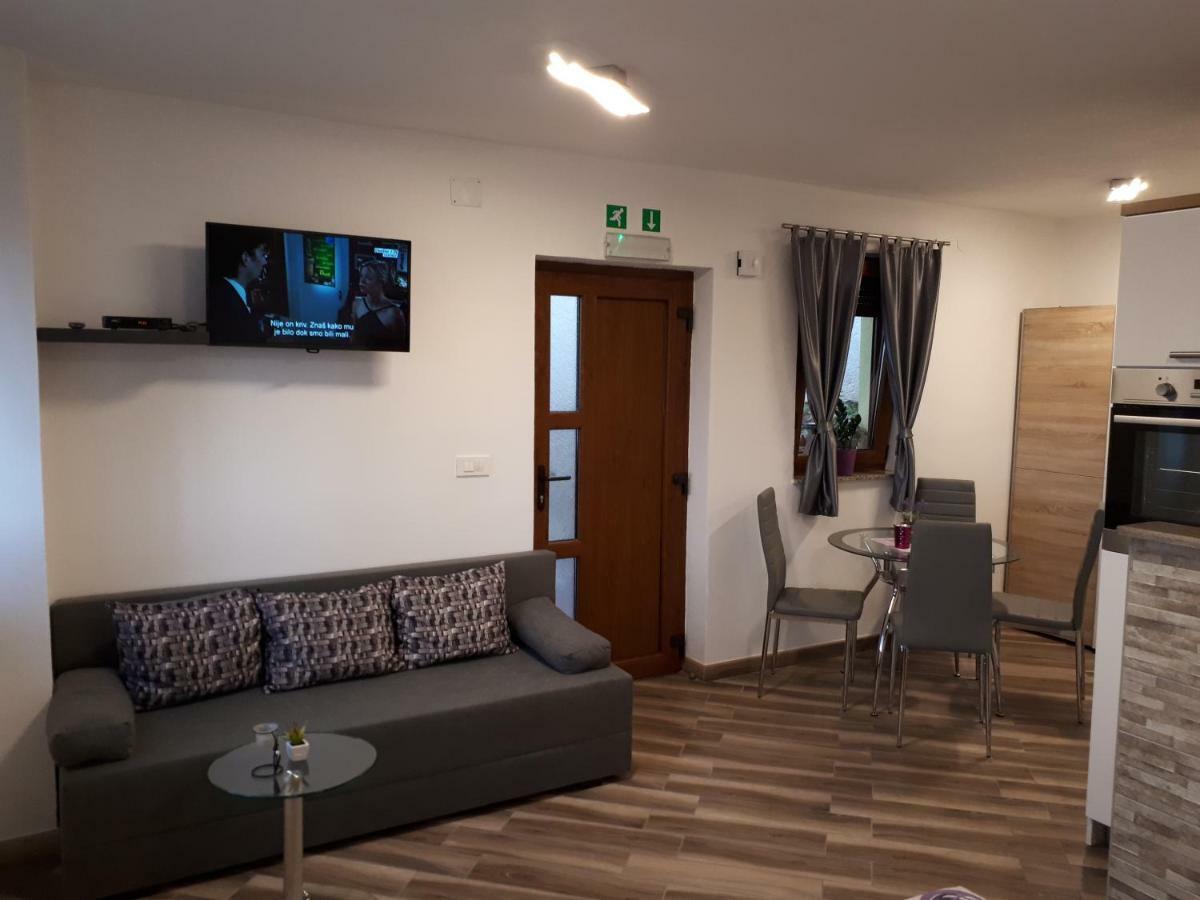 Apartment Dujica Senj  Buitenkant foto